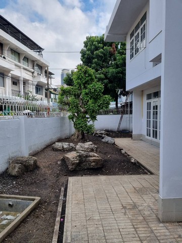 ให้เช่าบ้านเดี่ยวหลังมุม ซอยเย็นอากาศ 1 สาทร4 ห้องนอน 3 ห้องน้ำ ขนาด 71 ตรว. พื้นที่ใช้สอย 300+ ตรม. ไม่มีเฟอร์นิเจอร์ ให้เช่าตามสภาพ