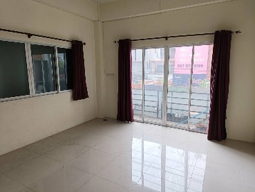 ขายอาคารพาณิชย์ 3 ชั้น 2 คูหา ซอยวัดหนองเกตุใหญ่ มีเนื้อที่ 42.5 ตารางวา มี 4 ห้องนอน 6 ห้องน้ำ 2 ห้องโถง 2ห้องครัว