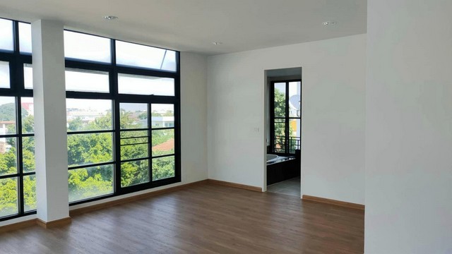 ขายด่วนโฮมออฟฟิศ 4 ชั้น 94.5 ตร.วา บ้านกลางกรุง Office Park ลาดพร้าว 7 นาคนิวาส ซอย 4 ใกล้เลียบด่วน ใกล้รถไฟฟ้า 