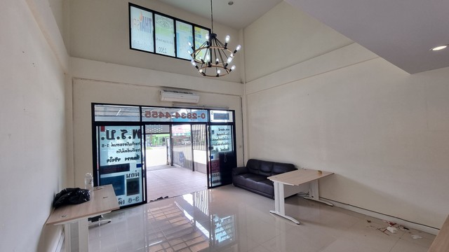 ให้เช่า ทาวน์โอม4ชั้น ริมถนน บ้านกล้วย-ไทรน้อย  บางบัวทอง ทำโฮมออฟฟิตได้   23,500บาท