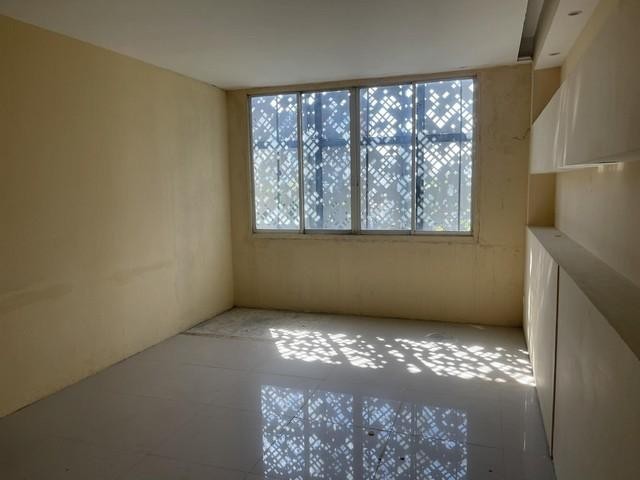 PO111 ให้เช่า อาคารพาณิชย์ 3 ชั้นครึ่ง ติดถนนใหญ่ ซอยนราธิวาสราชนครินทร์15 ราคาเช่า 100,000 บาท