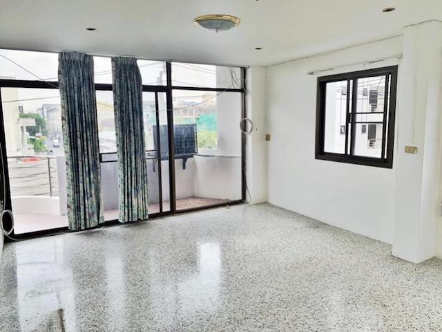 For Sale & Rent - ขายและให้เช่า อาคารพาณิชย์ 133 ตรว. ในซอยเสือใหญ่อุทิศ ตึก4ชั้น ติดเซเว่น