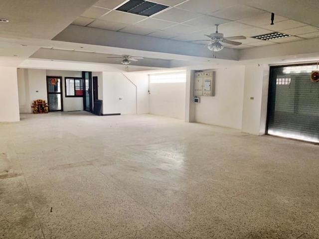 For Sale & Rent - ขายและให้เช่า อาคารพาณิชย์ 133 ตรว. ในซอยเสือใหญ่อุทิศ ตึก4ชั้น ติดเซเว่น