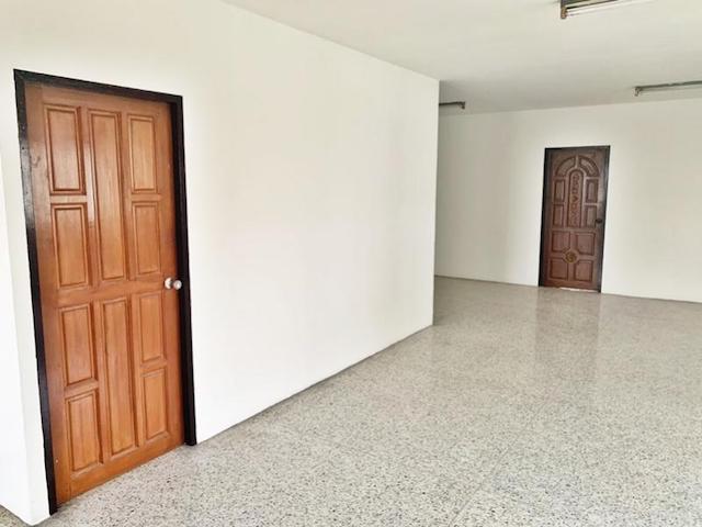 For Sale & Rent - ขายและให้เช่า อาคารพาณิชย์ 133 ตรว. ในซอยเสือใหญ่อุทิศ ตึก4ชั้น ติดเซเว่น