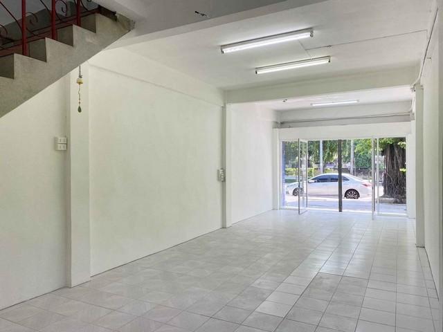  ให้เช่าอาคารพาณิชย์ 3 ชั้น ถนนประชาชื่น ใกล้รถไฟฟ้าสายสีแดง สถานีบางซ่อน