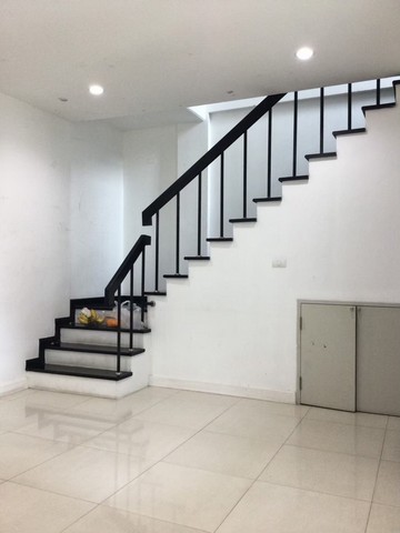 ขายทาวน์โฮม 3 ชั้น The Preston Townhome พระราม 9 -กรุงเทพกรีฑา ซอย 7 ทำเลดี