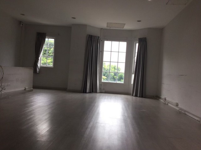 ขายทาวน์โฮม 3 ชั้น The Preston Townhome พระราม 9 -กรุงเทพกรีฑา ซอย 7 ทำเลดี