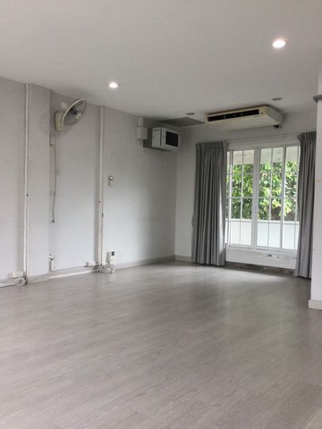 ขายทาวน์โฮม 3 ชั้น The Preston Townhome พระราม 9 -กรุงเทพกรีฑา ซอย 7 ทำเลดี