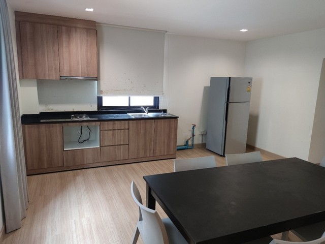 BH2549 ให้เช่า Chic Apartment 4 ชั้น 368 ตรม. 6 ห้องนอน รามคำแหง 53 ย่านลาดพร้าว-ทาวน์อินทาวน์ เฟอร์พร้อมอยู่ 