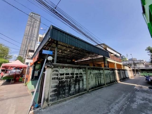 C4177 ขายที่ดินพร้อมบ้านเดี่ยว 2 ชั้น เนื้อที่ 86 ตรว. ซอยสุขุมวิท 49 ใกล้โรงพยาบาลสมิติเวช BTS พร้อมพงษ์ ทองหล่อ