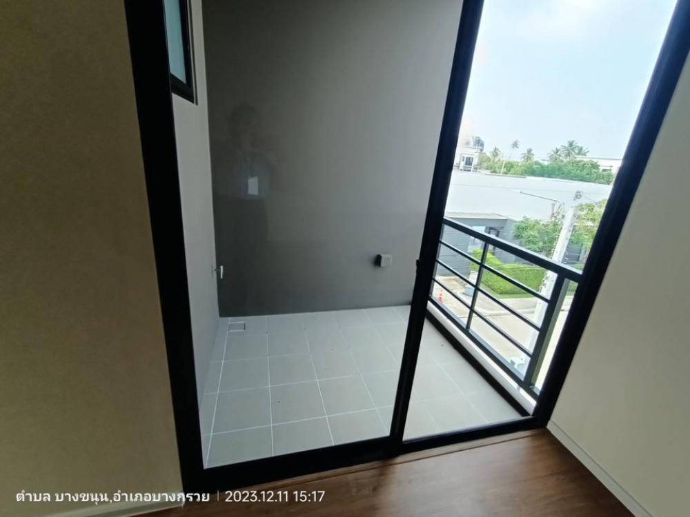 ให้เช่าทาวโฮม 3 ชั้น เนื้อที่ 31 ตร.ว.  3 ห้องนอน 3 ห้องน้ำ โครงการบ้านกลางเมือง ถนนราชพฤกษ์- สาทร
