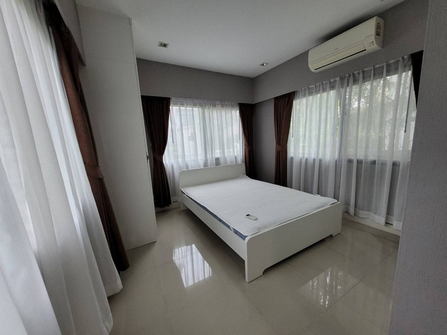 บ้าน - 4 ห้องนอน 3 Bathroom พื้นที่ 0 Rai 0 งาน 69 Square Wah 48000 บาท ใกล้ เซ็นทรัลบางนา เมกา บางนา พาราไดซ์ พาร์ค ซีคอน สแควร์ Index Living Mall เทสโก้ โลตัส บางนา The Paseo Mall FOR SALE!! สมุทรปราการ   