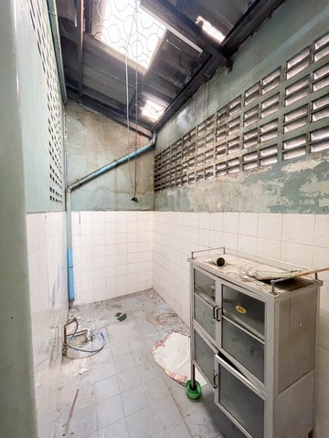 ขายด่วนตึกแถว 4 ชั้น ซอย จันทน์59 ถ.จันทน์ เขตบางคอแหลม