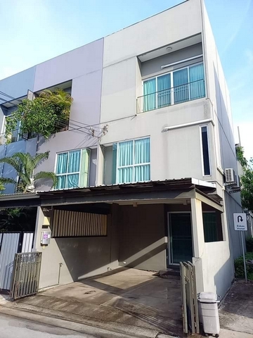 WW162AA  ขาย ทาวน์โฮม ในโครงการพาทิโอ พัฒนาการ 38 (Patio Phatthanakan 38) , บ้านหลังมุม