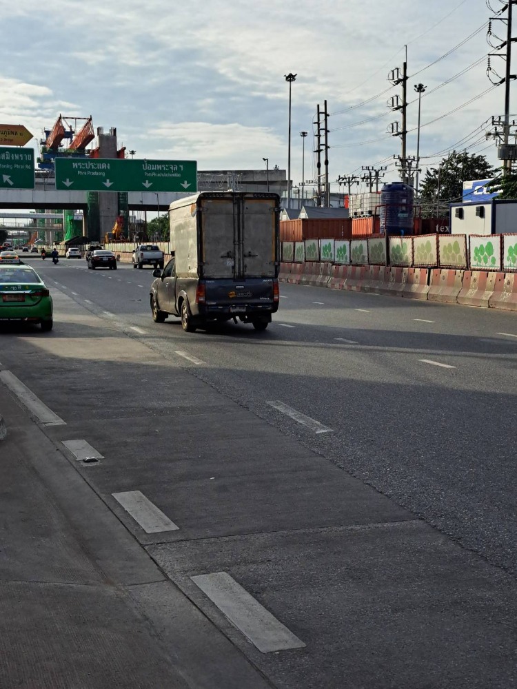 ให้เช่าอาคารพาณิชย์เนื้อที่ 18 ตารางวา 6ห้องนอน,2 ห้องน้ำ  ถ.สุขสัวสดิ์  ใกล้ทางด่วนสุขสวัสดิ์