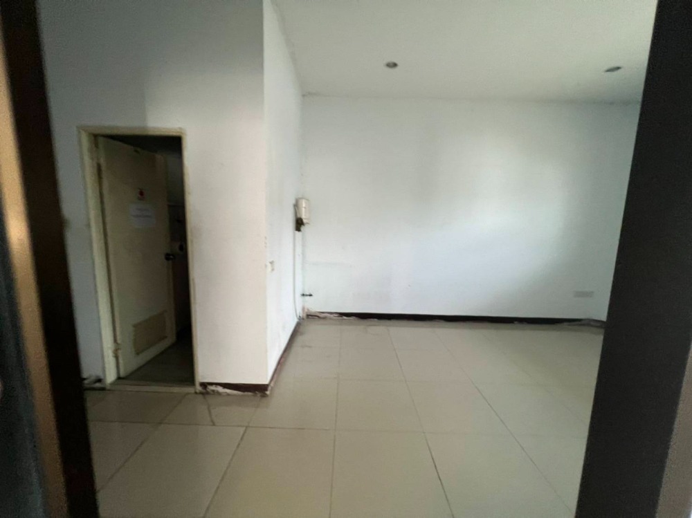 ให้เช่าโกดังพร้อมสำนักงานออฟฟิศ เนื้อที่ 1 ไร่ 50 ตารางวา  อ.บางบัวทอง จ.นนทบุรี