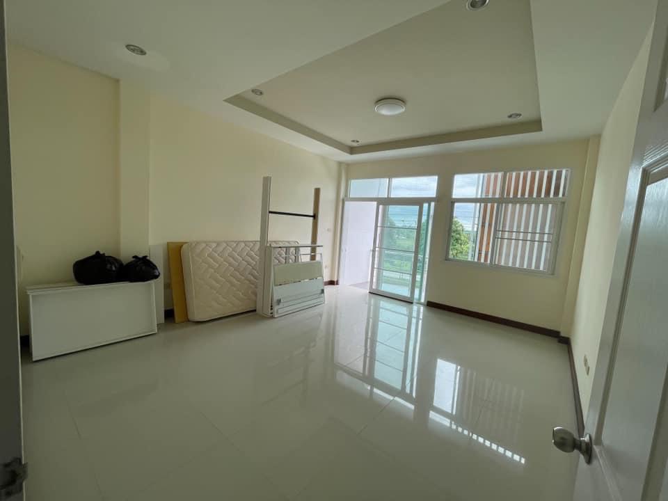 ขายอาคารพาณิชย์ 2 คูหา 3 ชั้น ทำเลดี ติดถนน  นครราชสีมา(เจ้าของขายเอง)