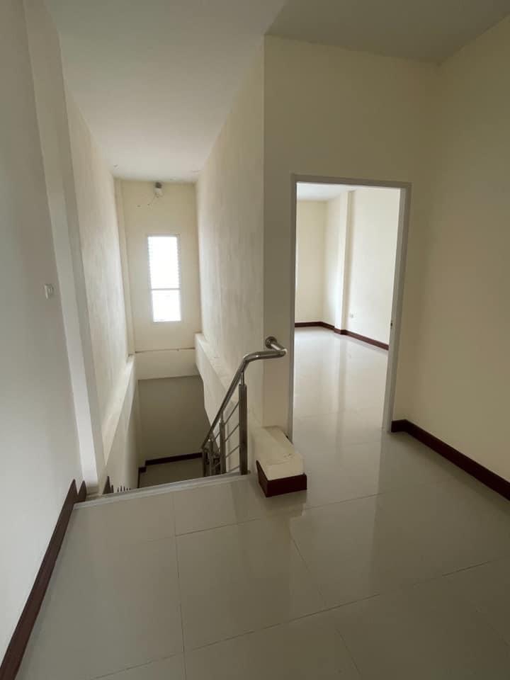 ขายอาคารพาณิชย์ 2 คูหา 3 ชั้น ทำเลดี ติดถนน  นครราชสีมา(เจ้าของขายเอง)