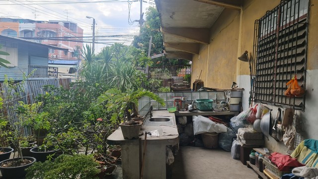 ขายด่วนราคาถูก อาคารพานิชย์ 2 คูหา ติดถนนใหญ่ประชาอุทิศ ติดกับโรงเรียนราษฎร์บูรณะ  ทุ่งครุ กรุงเทพฯ  ZTK00016