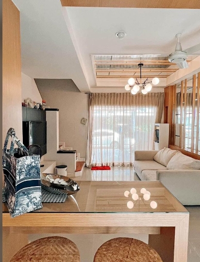 ให้เช่าและขายทาวน์โฮม 3ชั้น เดอะเมทโทร พระราม 9 หัวหมาก ใกล้แอร์พอร์ทลิ้งก์ 