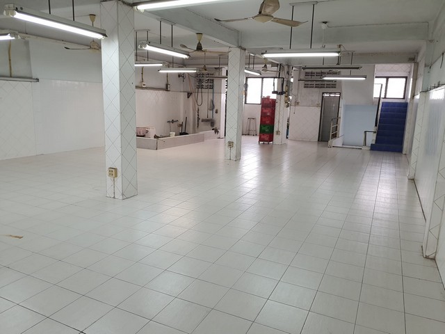   ให้เช่าอาคารพาณิชย์ 5 ชั้นครึ่ง 2 คูหา 32.4 ตร.ม. ซอยทินกร แขวงดินแดง เขตดินแดง กทม.