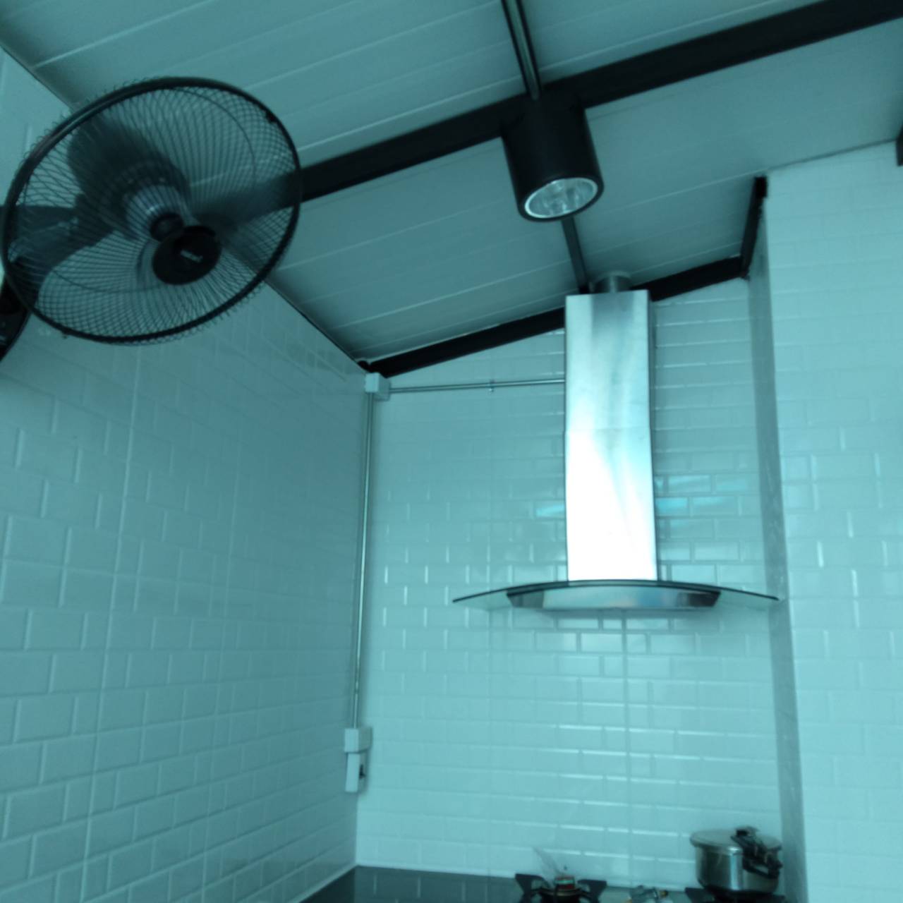 รับงานต่อเติมบ้าน และงานอื่นๆ งานเล็กงานน้อย-งานมาก ไปหมดครับ ราคาย่อมเยาว์ต่อรองกันได้ครับๆ..