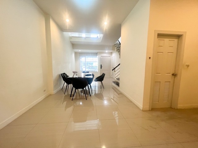 ขาย โฮมออฟฟิศ 3 ชั้น พรีเมี่ยมเพลส เอกมัย-รามอินทรา ถนนสุคนธสวัสดิ์