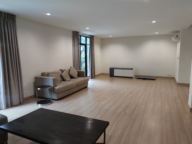 BH2549 ให้เช่า Chic Apartment 4 ชั้น 368 ตรม. 6 ห้องนอน รามคำแหง 53 ย่านลาดพร้าว-ทาวน์อินทาวน์ เฟอร์พร้อมอยู่