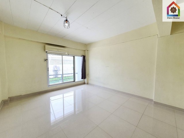 อาคารพาณิชย์ อาคารพาณิชย์ เดอะไอยรา ตลาดไท ถนนพหลโยธิน อำเภอคลองหลวง จ.ปทุมธานี 20 SQ.WA 3 นอน 3 น้ำ 4690000 บาท ใกล้กับ วัดธรรมกาย น่าอยู่ จอดรถได้ 4-5 คัน