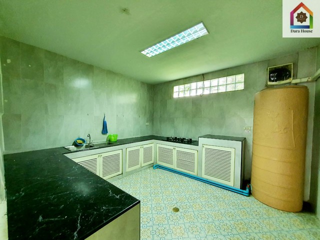 อาคารพาณิชย์ อาคารพาณิชย์ เดอะไอยรา ตลาดไท ถนนพหลโยธิน อำเภอคลองหลวง จ.ปทุมธานี 20 SQ.WA 3 นอน 3 น้ำ 4690000 บาท ใกล้กับ วัดธรรมกาย น่าอยู่ จอดรถได้ 4-5 คัน