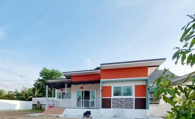 ขายด่วน บ้านพร้อมที่ดิน 150 ตร.ว. ซอยคลองสาม  8/11 ติดถนนเลียบคลองสาม ตรงข้าม อบต คลองสาม อ.คลองหลวง จ.ปทุมธานี 