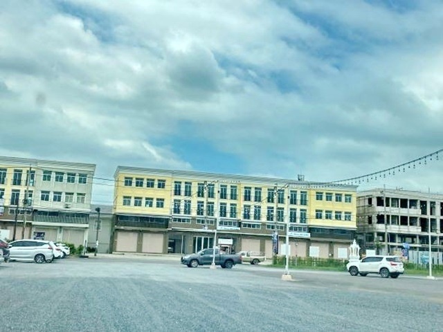 ให้เช่าอาคารพาณิชย์ 3 ชั้น เซ็นทรัลเวสเกต MRT คลองบางไผ่ ที่ว่าการอำเภอบางใหญ่ 18ตรว. 199ตรม. 1นอน 3น้ำ 