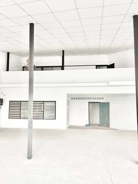 ให้เช่า3ชั้น BTS วัดพระศรี อาคารพาณิชย์ 3คูหา ถูกที่สุดใน3โลก รามอินทราต้นๆ วิวดี ติดถนน 55ตรว. 420 ตรม. 3นอน 3น้ำ