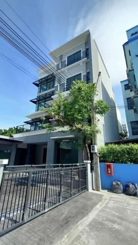 C4224 ขายโฮมออฟฟิศ 4 ชั้น โครงการบ้านกลางกรุง Office Park ลาดพร้าว 7 นาคนิวาส ซอย 4 ใกล้เลียบด่วน ใกล้รถไฟฟ้า