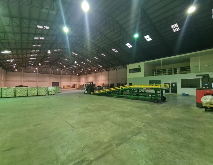 ให้เช่า โกดัง โรงงาน พื้นที่ 2,500 ตรม  บางเสาธง สมุทรปราการ มีสำนักงาน พร้อมใช้