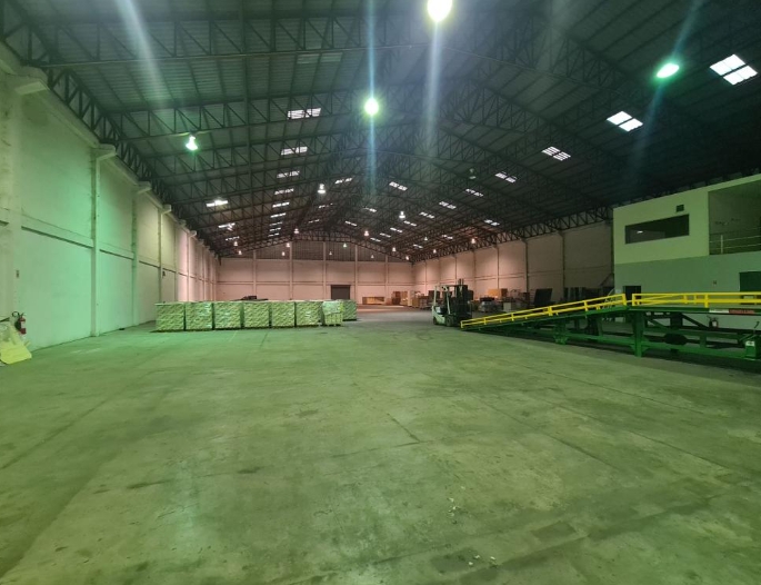 ให้เช่า โกดัง โรงงาน พื้นที่ 2,500 ตรม  บางเสาธง สมุทรปราการ มีสำนักงาน พร้อมใช้