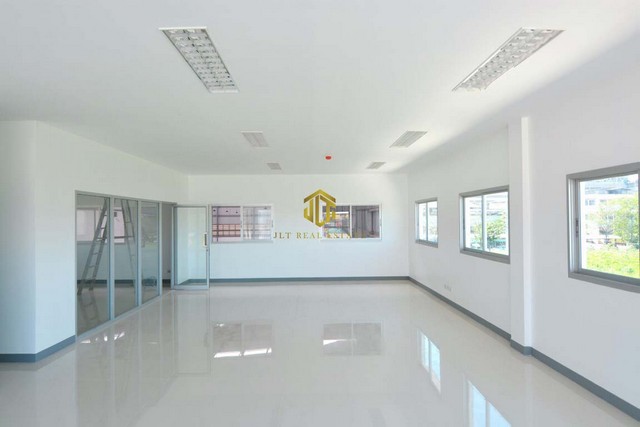 โรงงานให้เช่า 1190-1558 ตรม. อยู่ในนิคมบางปู จ.สมุทรปราการ