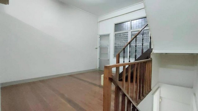 ให้เช่าอาคารพาณิชย์ 3 ชั้น เช่าตึกรีโนเวทใหม่ ทำเลประชาสงเคราะห์26ดินแดง