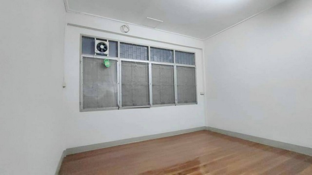 ให้เช่าอาคารพาณิชย์ 3 ชั้น เช่าตึกรีโนเวทใหม่ ทำเลประชาสงเคราะห์26ดินแดง