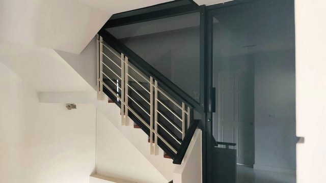 ขายด่วนโฮมออฟฟิศ 4 ชั้น 94.5 ตร.วา บ้านกลางกรุง Office Park ลาดพร้าว 7 นาคนิวาส ซอย 4 ใกล้เลียบด่วน ใกล้รถไฟฟ้า 