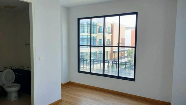 ขายด่วนโฮมออฟฟิศ 4 ชั้น 94.5 ตร.วา บ้านกลางกรุง Office Park ลาดพร้าว 7 นาคนิวาส ซอย 4 ใกล้เลียบด่วน ใกล้รถไฟฟ้า 