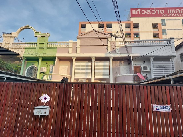 ให้เช่าโฮมออฟฟิศ2ชั้น 2หลังทะลุถึงกัน 54 ตรว. ซอยอินทามระ สุทธิสารทะลุออกวิภาวดีซอย10ได้