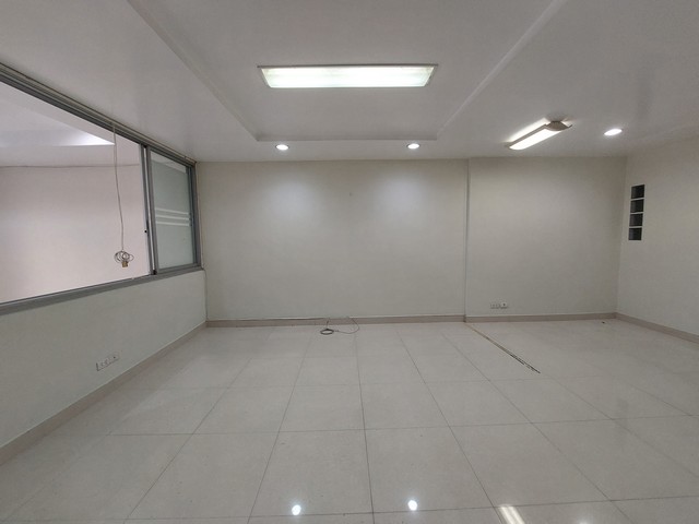 ให้เช่าโฮมออฟฟิศ2ชั้น 2หลังทะลุถึงกัน 54 ตรว. ซอยอินทามระ สุทธิสารทะลุออกวิภาวดีซอย10ได้