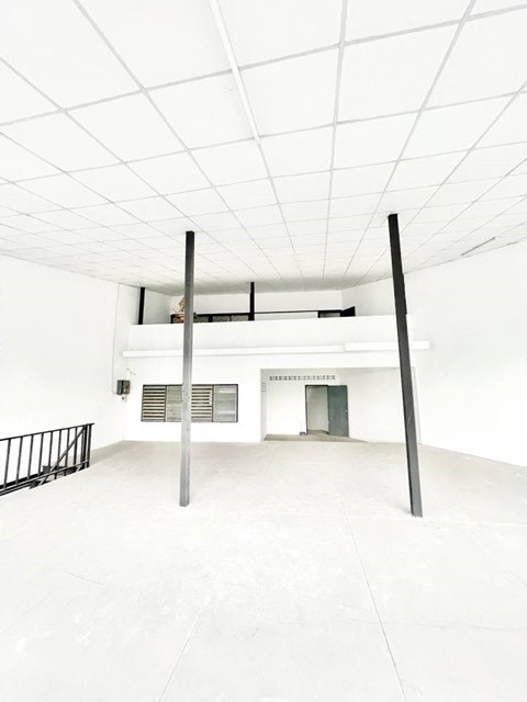 ถูกที่สุดใน3โลก รามอินทราต้นๆ ให้เช่า3ชั้น BTS วัดพระศรี อาคารพาณิชย์ 3คูหา  วิวดี ติดถนน 55ตรว. 420 ตรม. 3นอน 3น้ำ