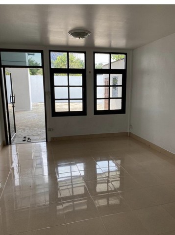 ให้เช่าโกดัง ที่ดิน 150 ตารางวา 500 ตารางเมตร ซ.รามอินทรา 51