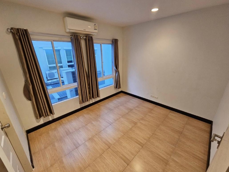 ให้เช่าทาวน์โฮม 3 ชั้น  บ้านกลางเมือง ซอยรามคำแหง39 