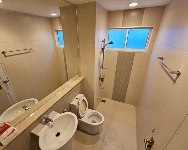 ให้เช่าทาวน์โฮม 3 ชั้น  บ้านกลางเมือง ซอยรามคำแหง39 