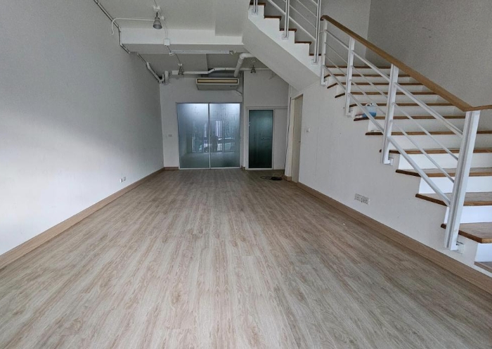 ให้เช่าทาวน์โฮม 3 ชั้น  บ้านกลางเมือง ซอยรามคำแหง39 