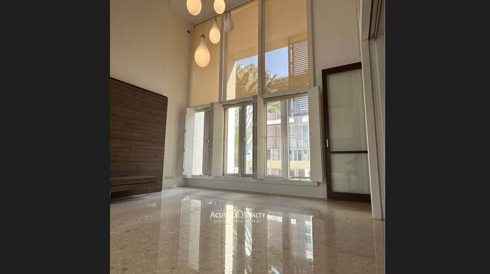ขายทาวน์โฮม โครงการ The Loft Sathorn อยู่ซอยสาทร ซอย 1 