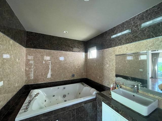 Thalang-Yamu Luxury Pool Villa 3 Bedrooms 3 Bathrooms 